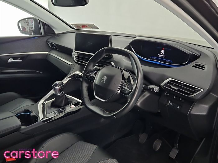 Peugeot 5008 2021