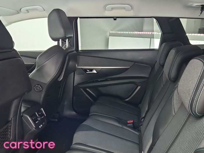 Peugeot 5008 2021