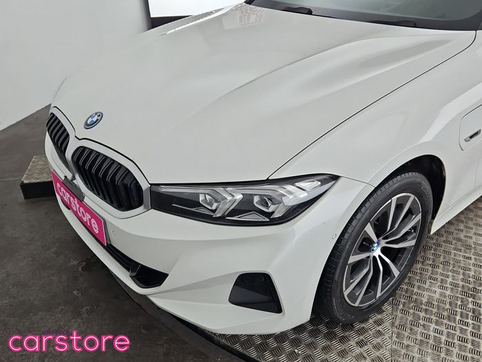 BMW 3 Series 2023