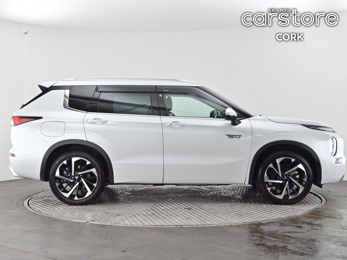 Mitsubishi Outlander 2023