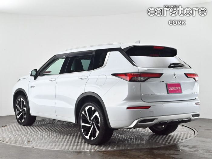 Mitsubishi Outlander 2023