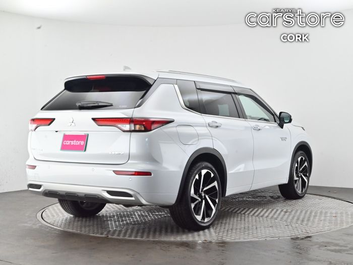Mitsubishi Outlander 2023