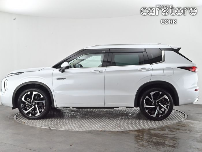 Mitsubishi Outlander 2023