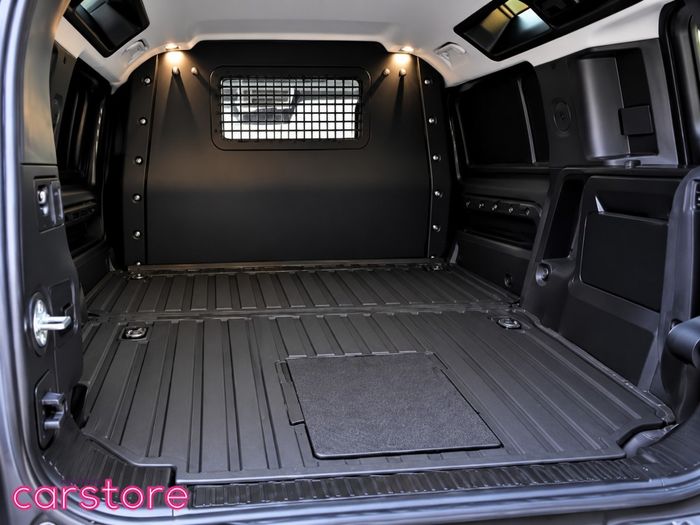 Land Rover Defender 2023