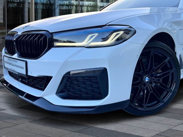 BMW 5 Series 2021