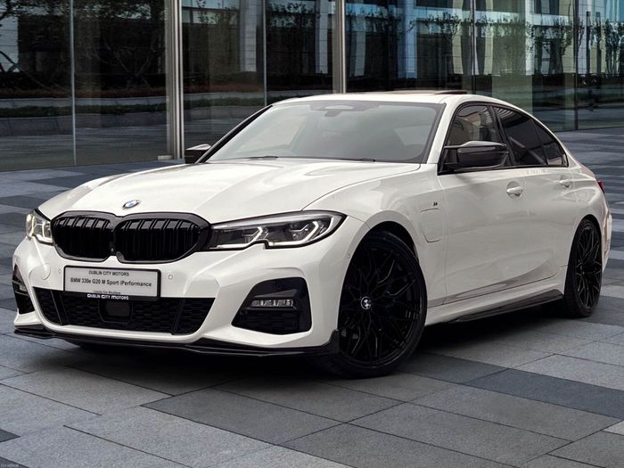 BMW 3 Series 2021