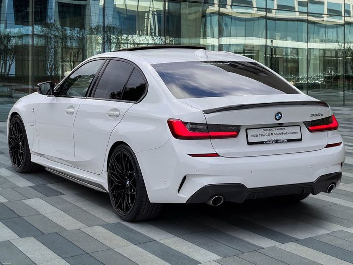 BMW 3 Series 2021