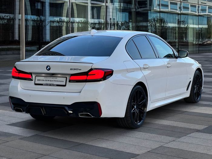 BMW 5 Series 2021