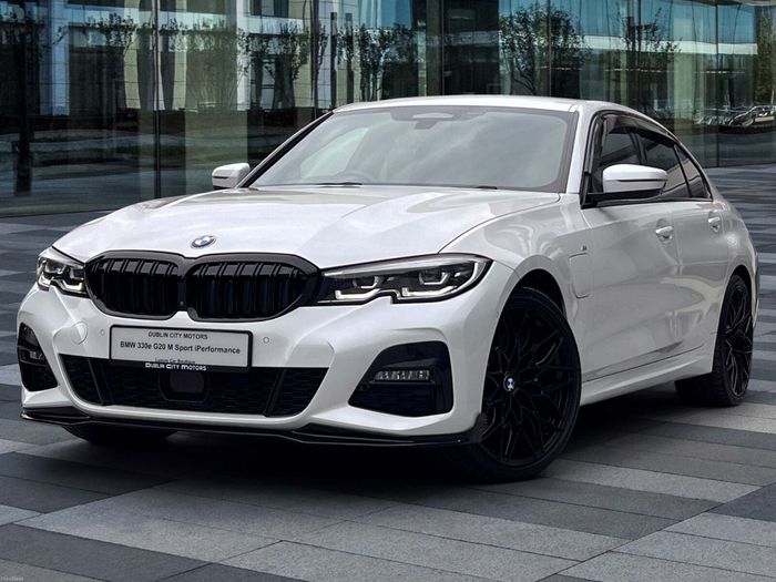 BMW 3 Series 2021