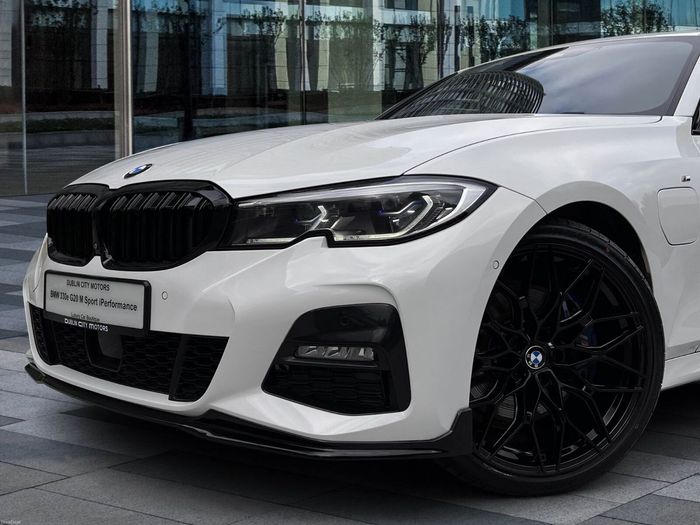 BMW 3 Series 2021