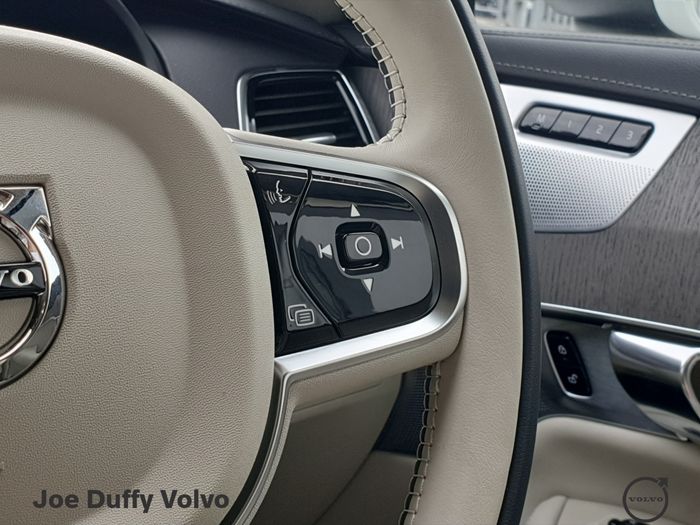 Volvo XC90 2025