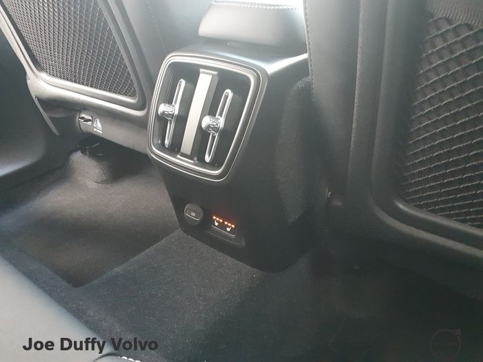 Volvo C40 2023