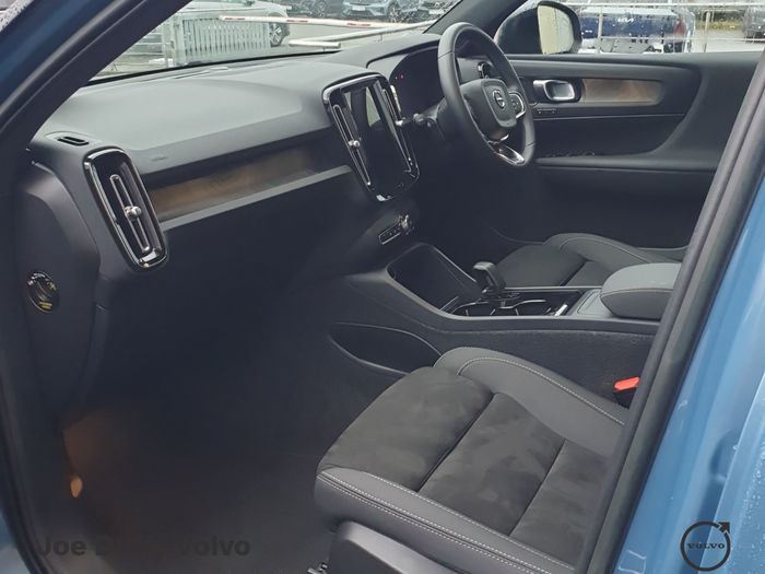 Volvo XC40 2023