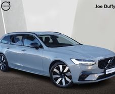 Volvo V90 2025