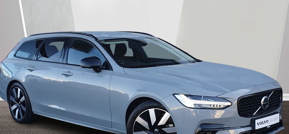 Volvo V90 2025