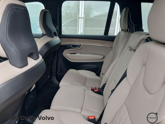 Volvo XC90 2025