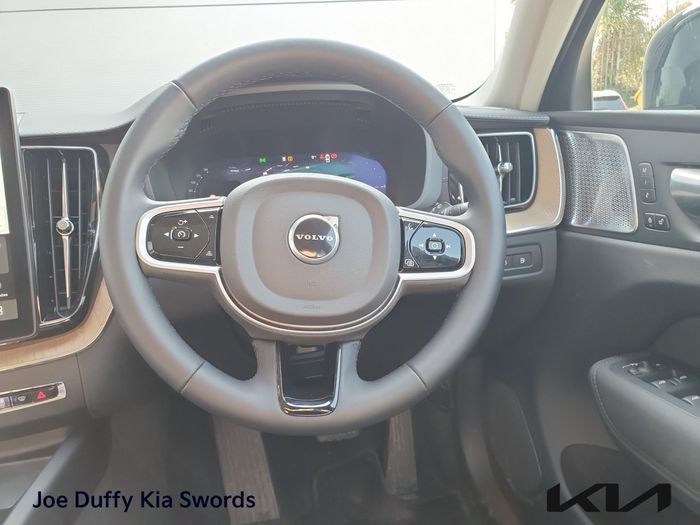Volvo XC60 2025