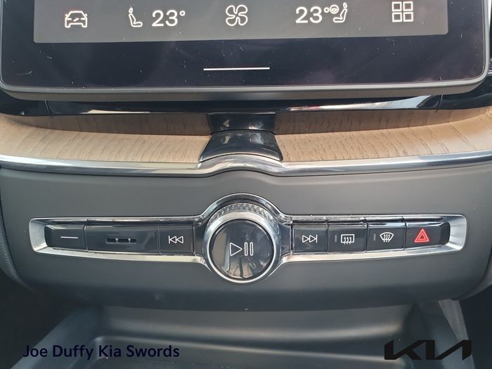 Volvo XC60 2025
