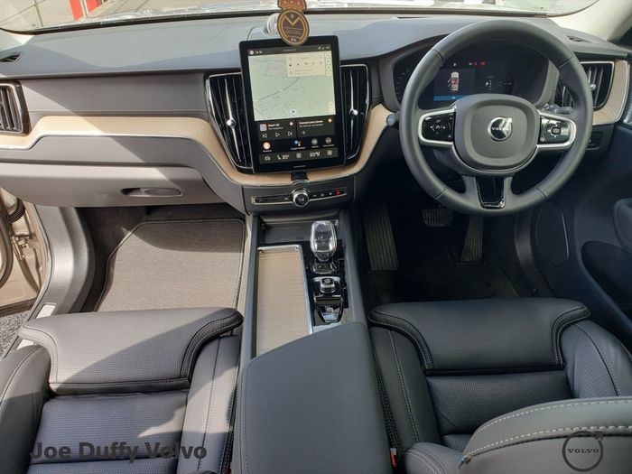 Volvo XC60 2025