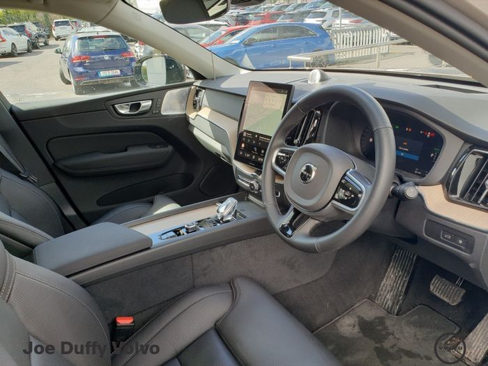 Volvo XC60 2025
