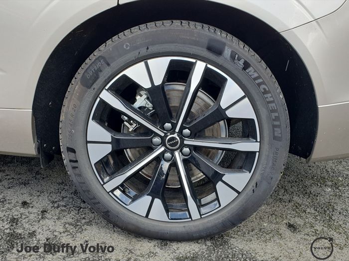 Volvo XC60 2025