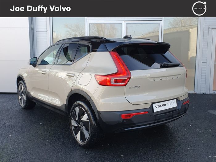 Volvo EX40 2026