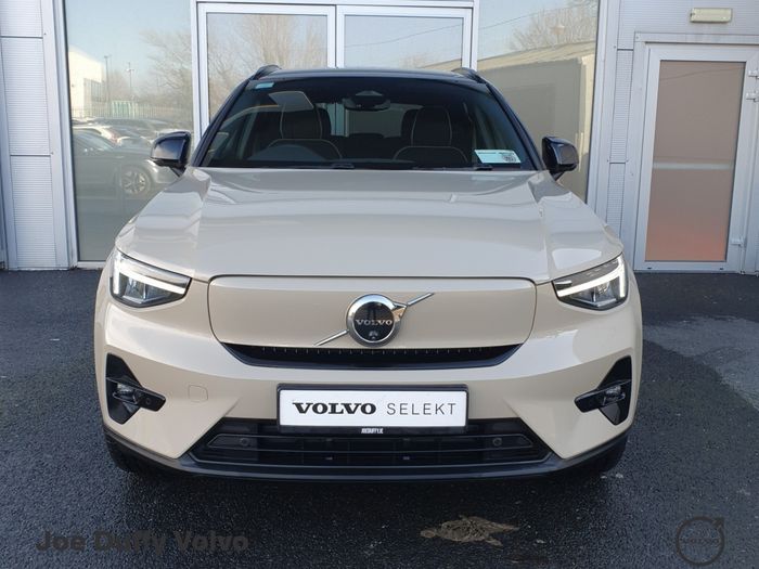 Volvo EX40 2026