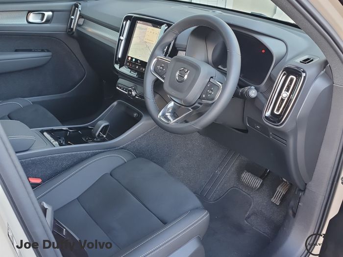 Volvo EX40 2026