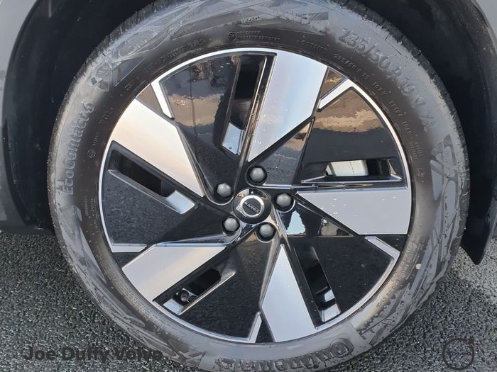 Volvo EX40 2026