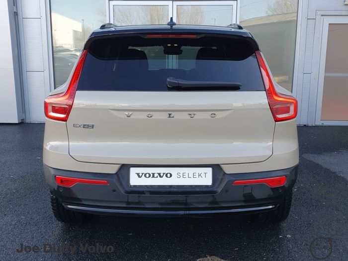 Volvo EX40 2026
