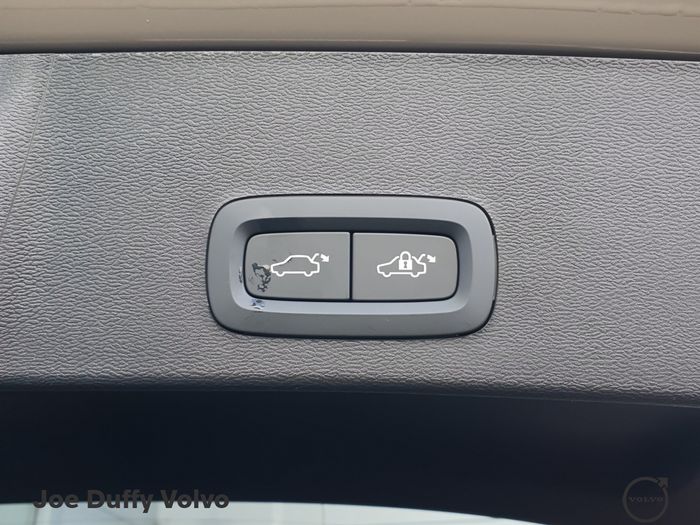 Volvo EX40 2026