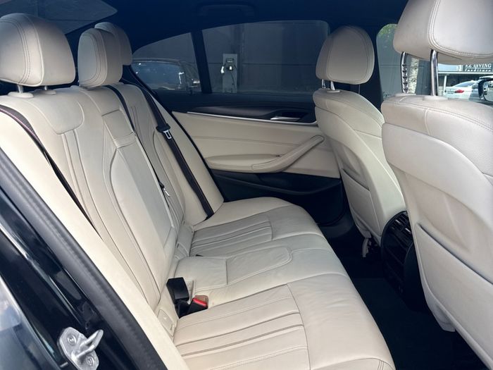 BMW 5 Series 2023