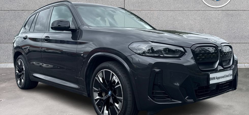 BMW iX3 2024