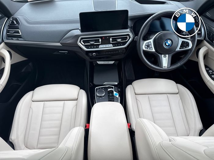 BMW iX3 2024