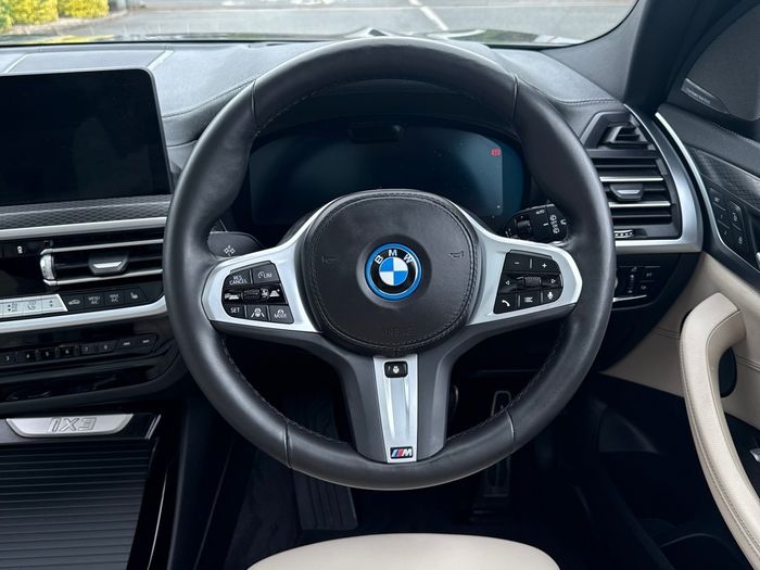BMW iX3 2024