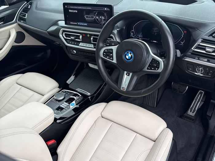 BMW iX3 2024