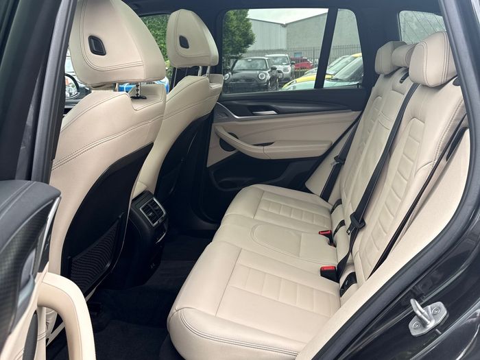 BMW iX3 2024