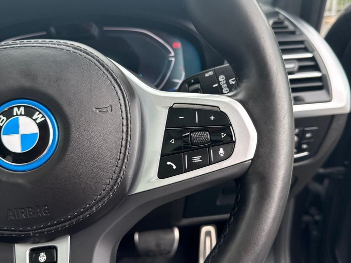 BMW iX3 2024
