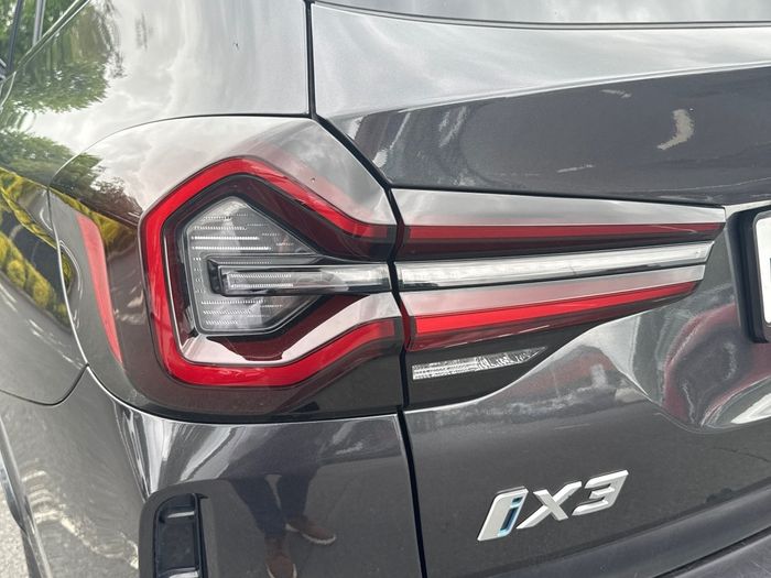 BMW iX3 2024