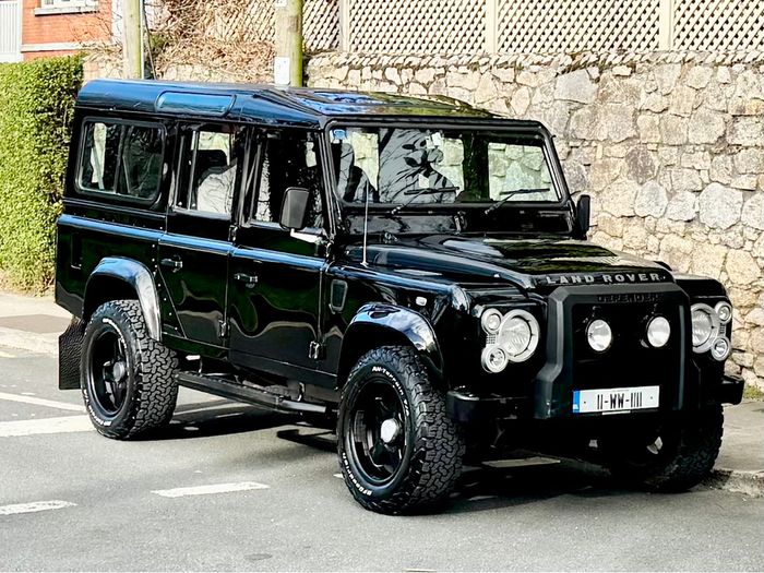 Land Rover Defender 2011