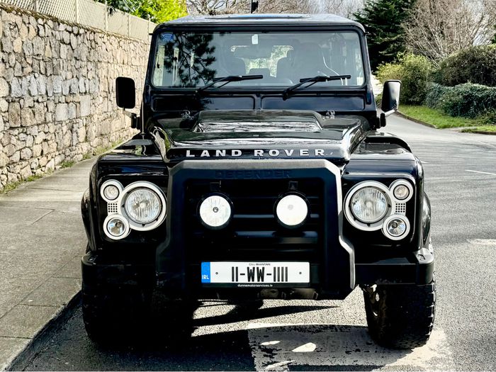 Land Rover Defender 2011