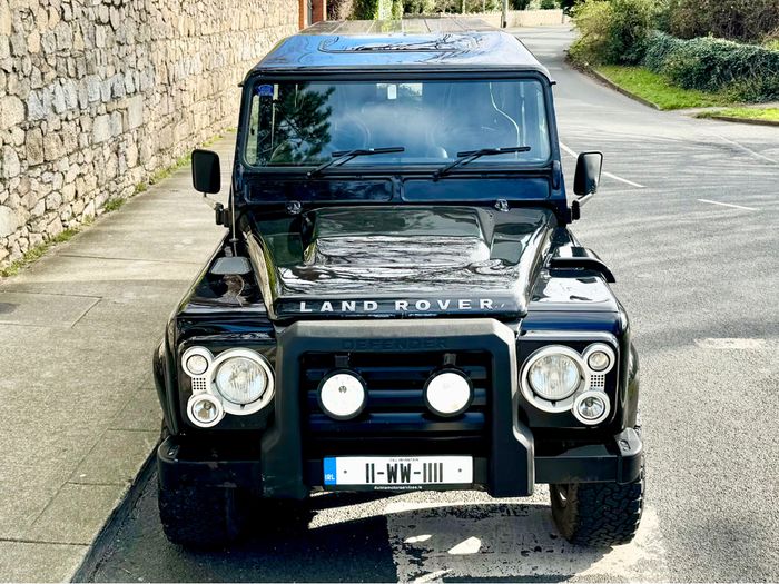 Land Rover Defender 2011