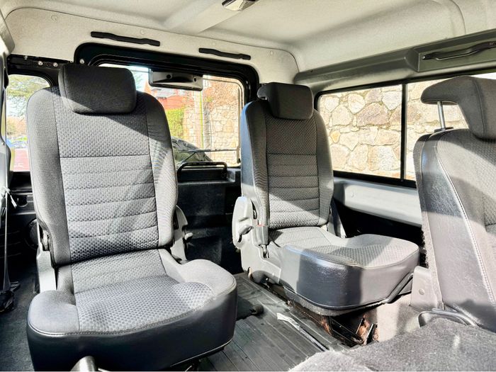 Land Rover Defender 2011