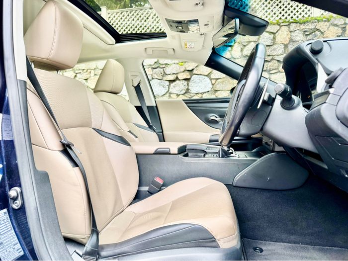 Lexus ES 300h 2021