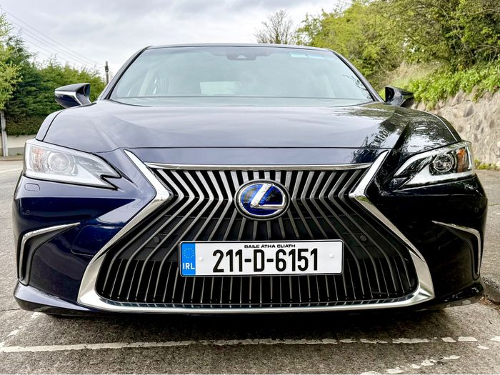 Lexus ES 300h 2021