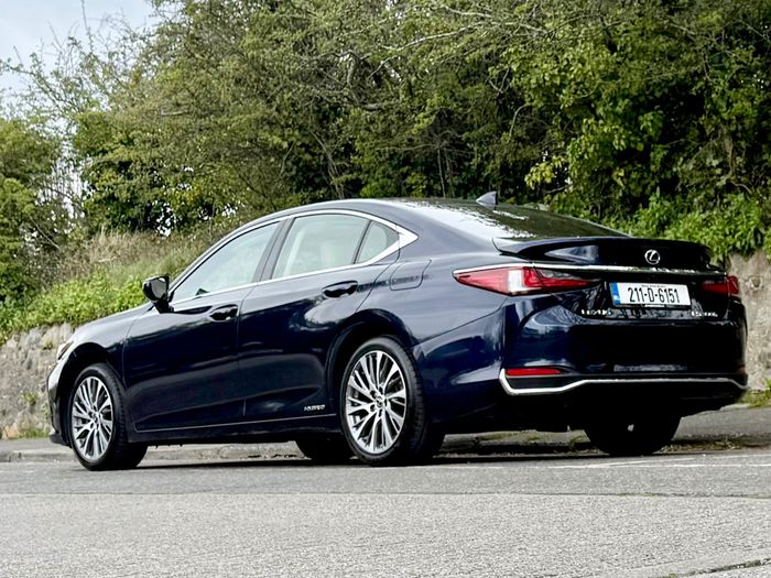 Lexus ES 300h 2021
