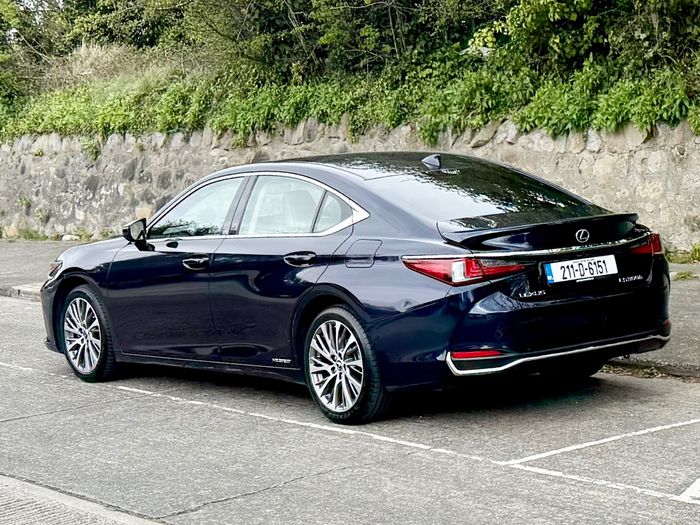 Lexus ES 300h 2021