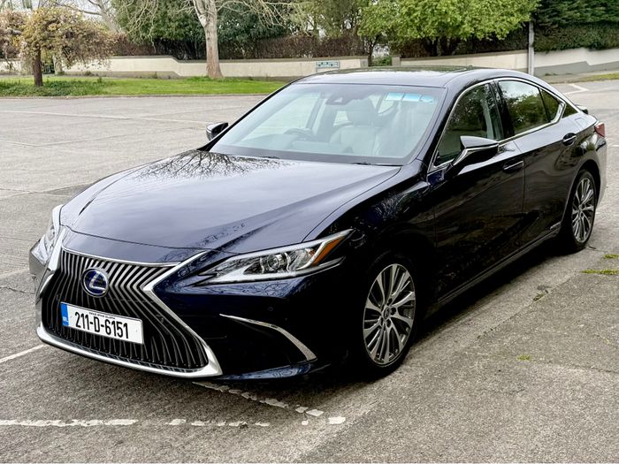 Lexus ES 300h 2021