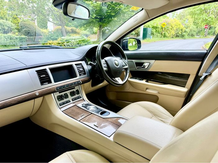 Jaguar XF 2015