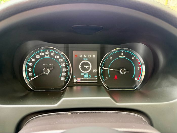 Jaguar XF 2015